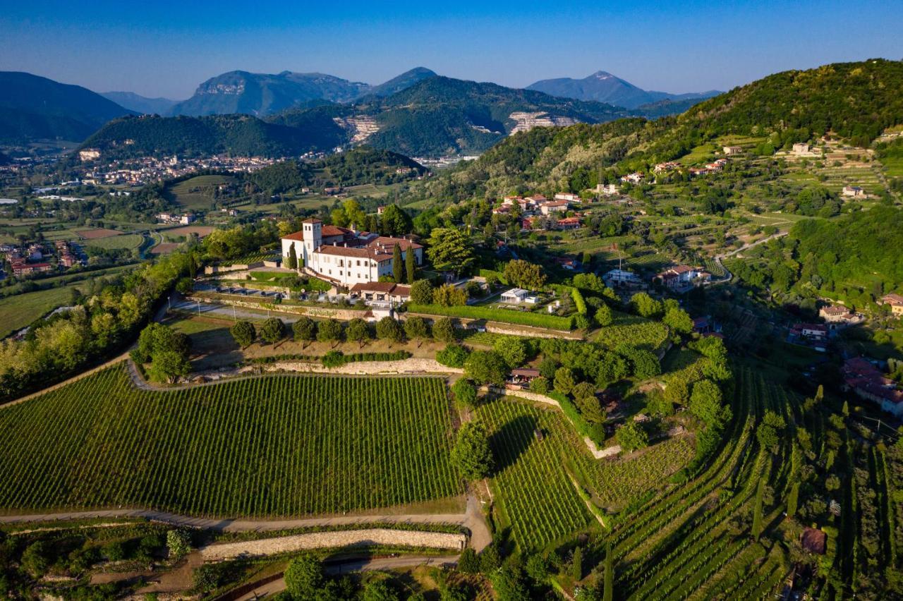 Hotel Castello degli Angeli Carobbio degli Angeli Esterno foto