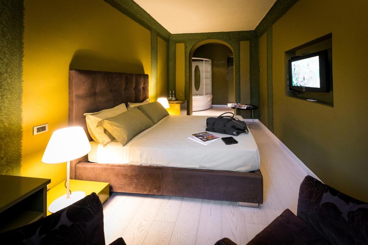 Hotel Castello degli Angeli Carobbio degli Angeli Esterno foto