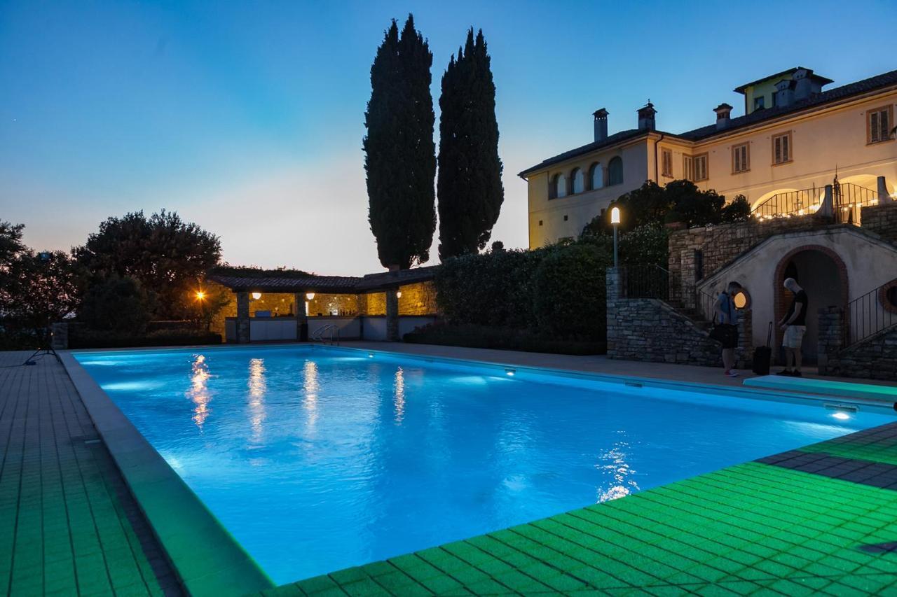 Hotel Castello degli Angeli Carobbio degli Angeli Esterno foto