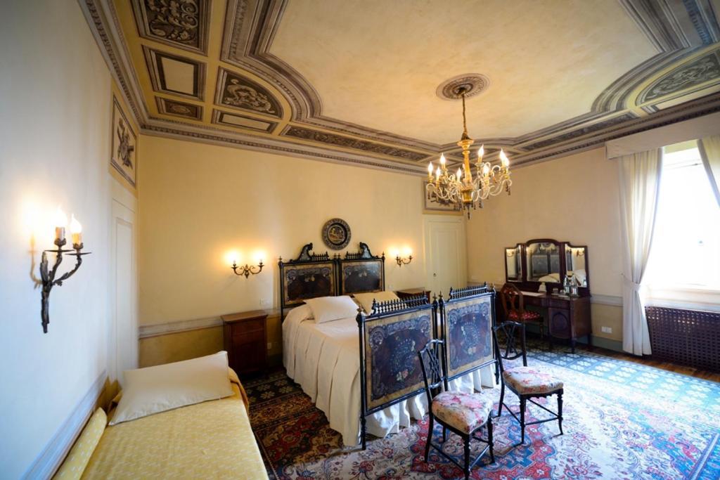 Hotel Castello degli Angeli Carobbio degli Angeli Esterno foto