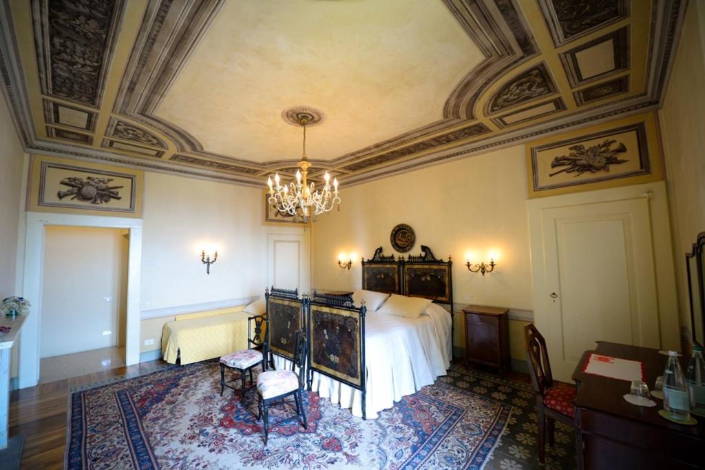 Hotel Castello degli Angeli Carobbio degli Angeli Esterno foto