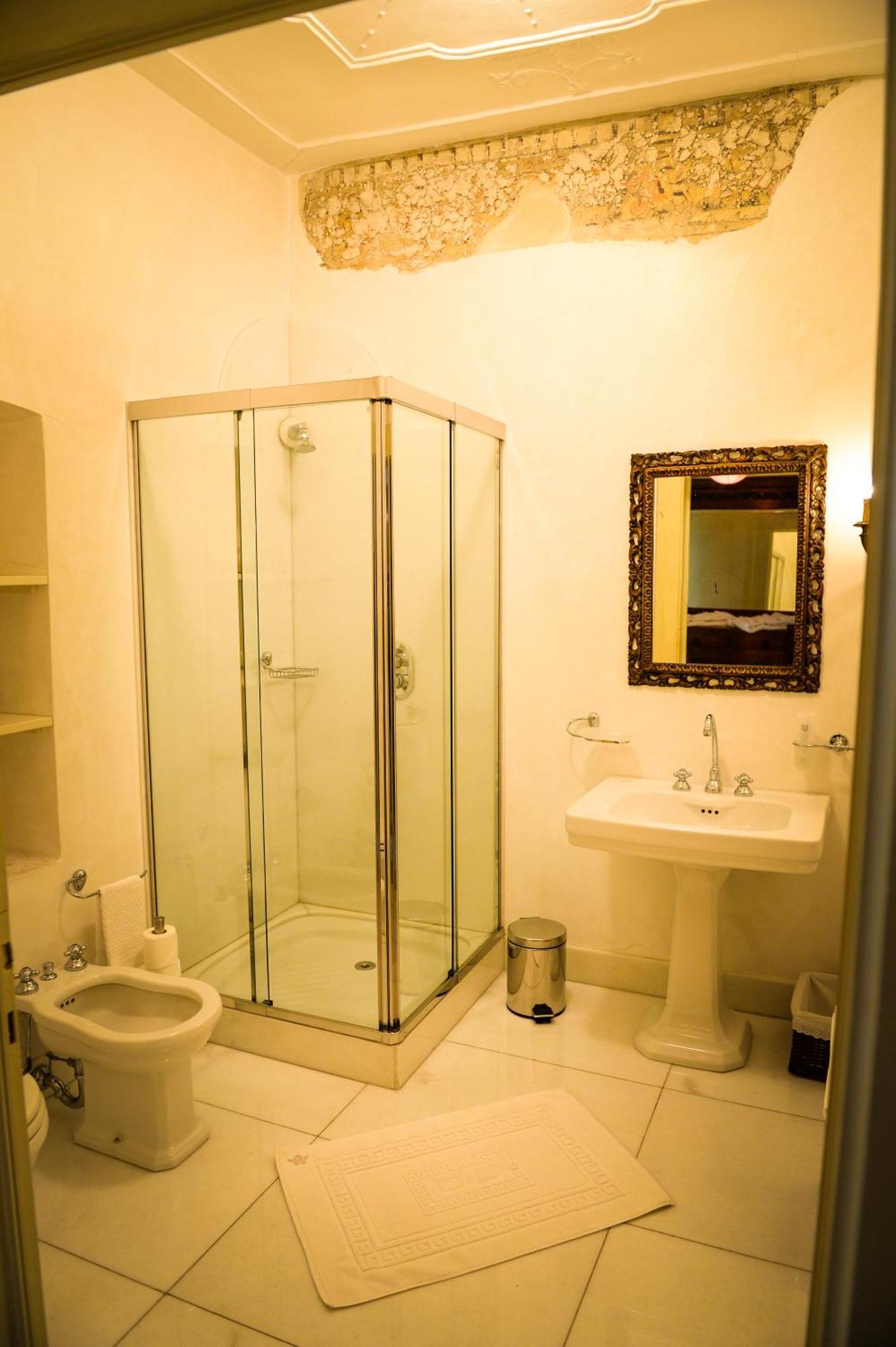 Hotel Castello degli Angeli Carobbio degli Angeli Esterno foto