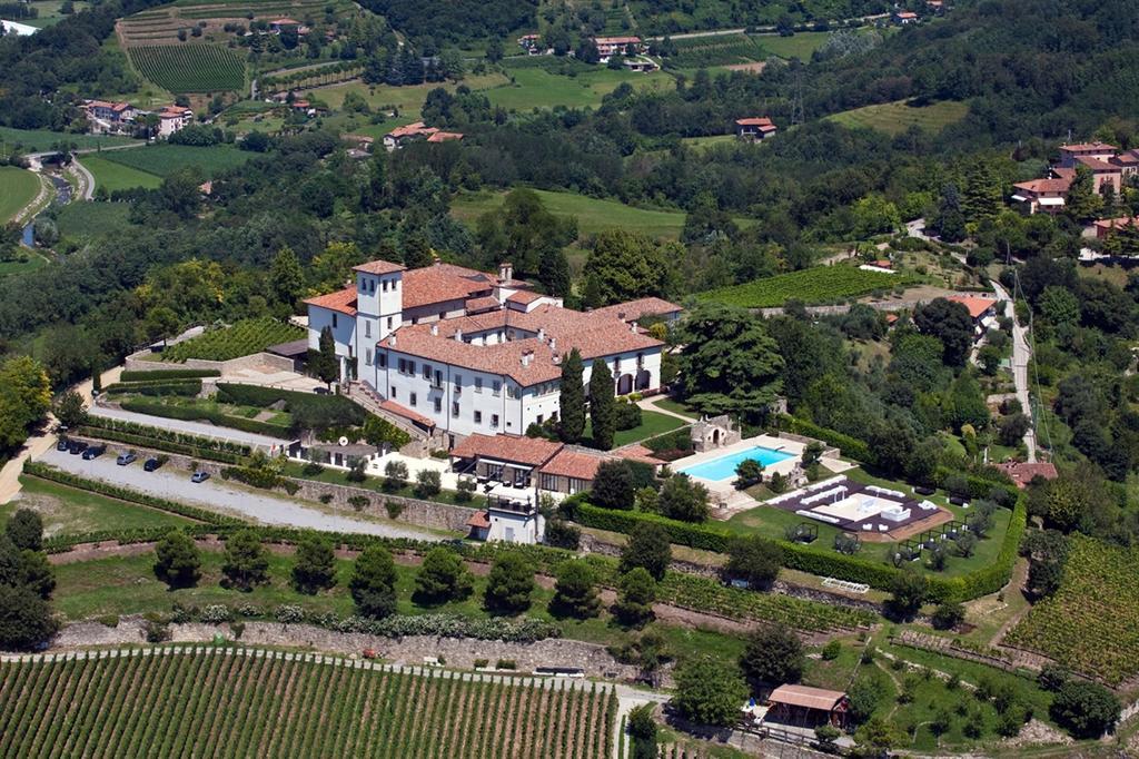 Hotel Castello degli Angeli Carobbio degli Angeli Esterno foto