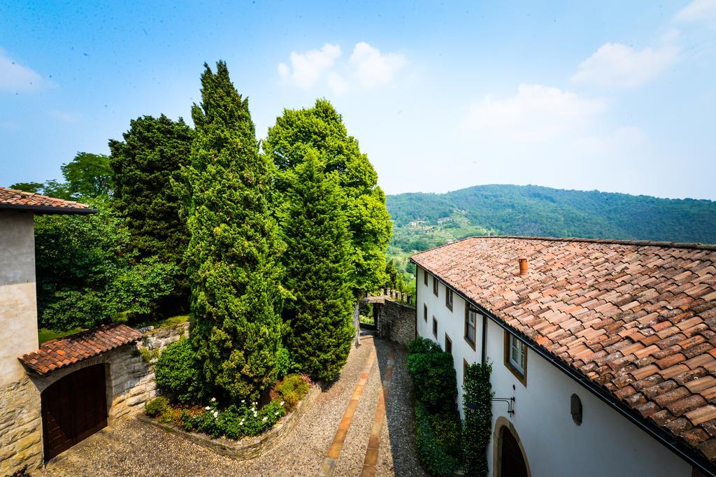 Hotel Castello degli Angeli Carobbio degli Angeli Esterno foto