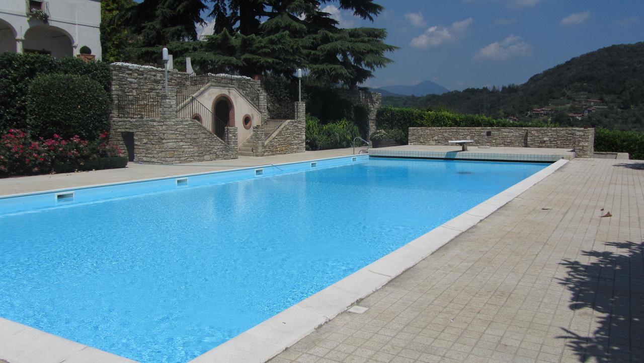 Hotel Castello degli Angeli Carobbio degli Angeli Esterno foto