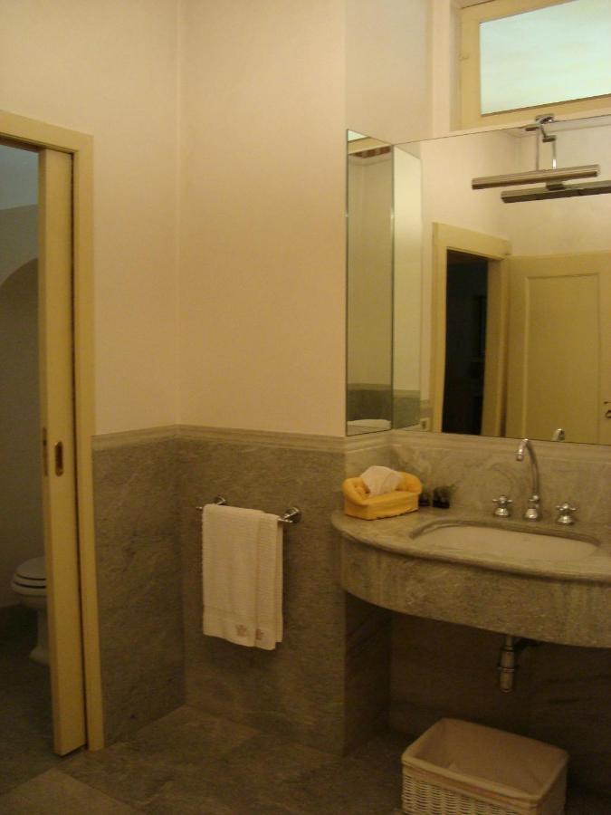 Hotel Castello degli Angeli Carobbio degli Angeli Camera foto